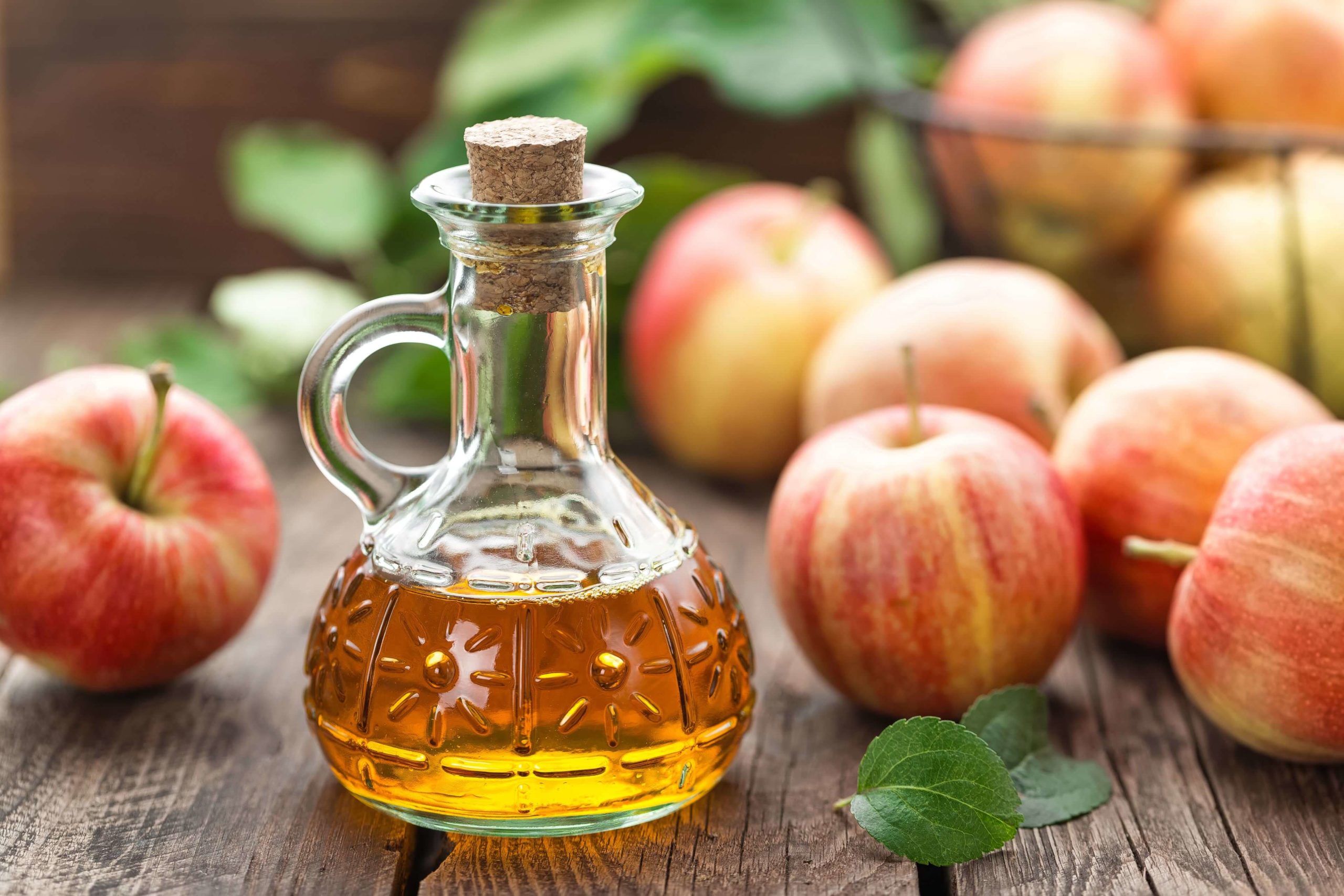 apple cider vinegar for healthy and shiny hair