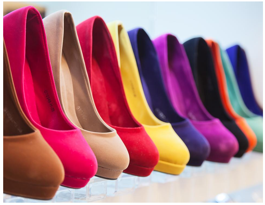 3 Expert Tips And Tricks For Wearing Colorful Shoes In Style